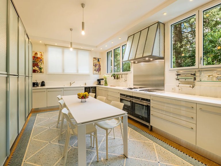 Villa for Sale in Nice, Nice Area 15