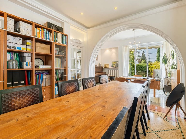 Villa for Sale in Nice, Nice Area 17