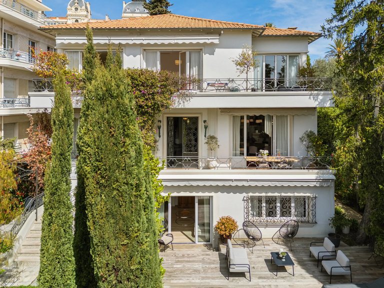 Villa for Sale in Nice, Nice Area 3