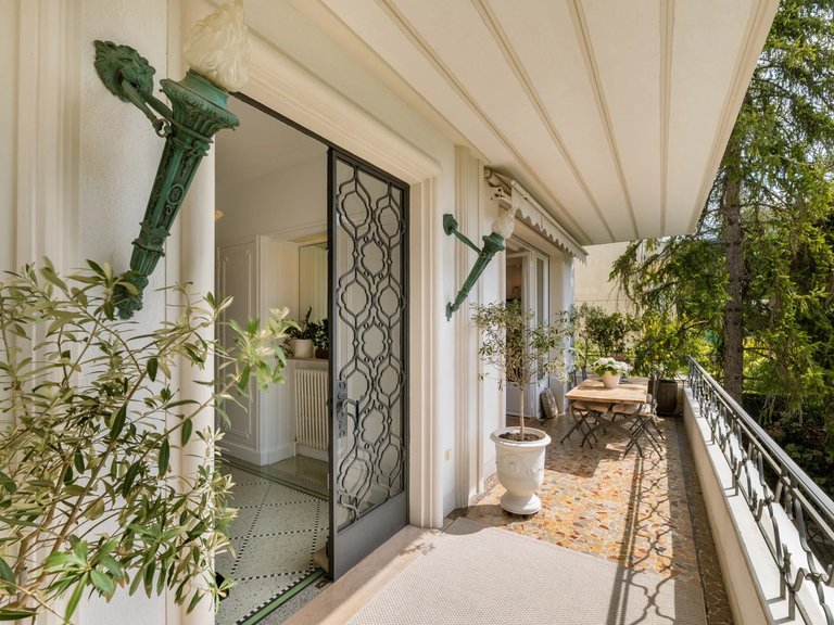 Villa for Sale in Nice, Nice Area 5