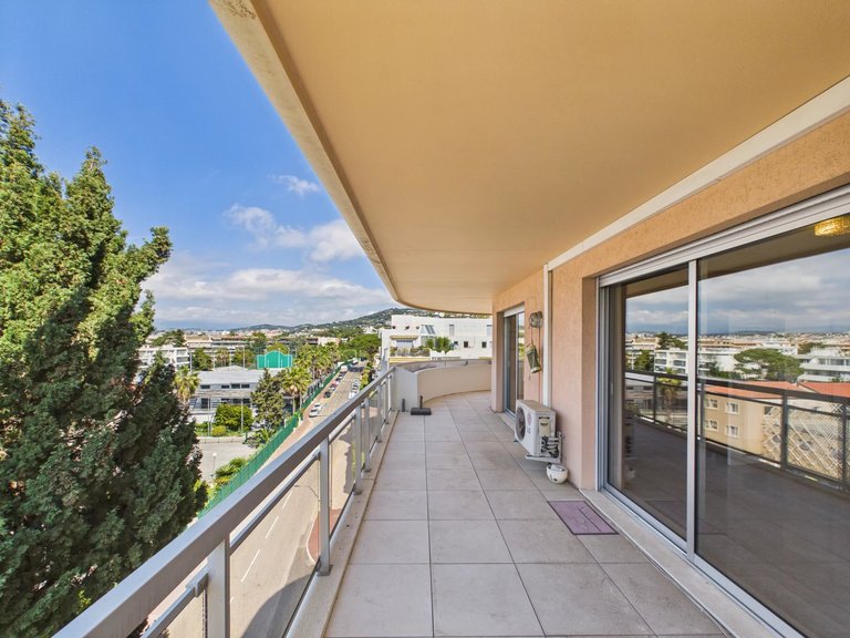 Apartment for Sale in Cannes, Cannes Area 12
