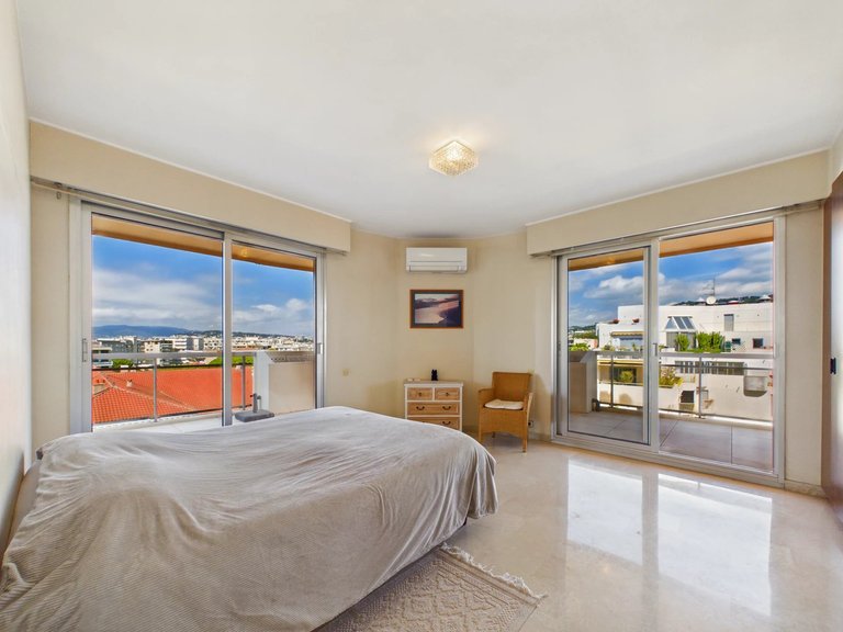 Apartment for Sale in Cannes, Cannes Area 13