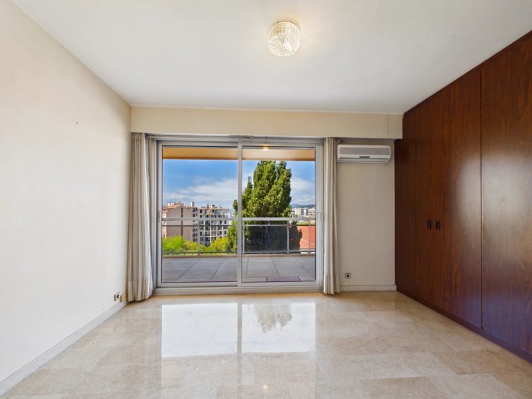 Apartment for Sale in Cannes, Cannes Area 17