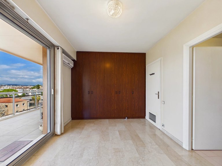 Apartment for Sale in Cannes, Cannes Area 18