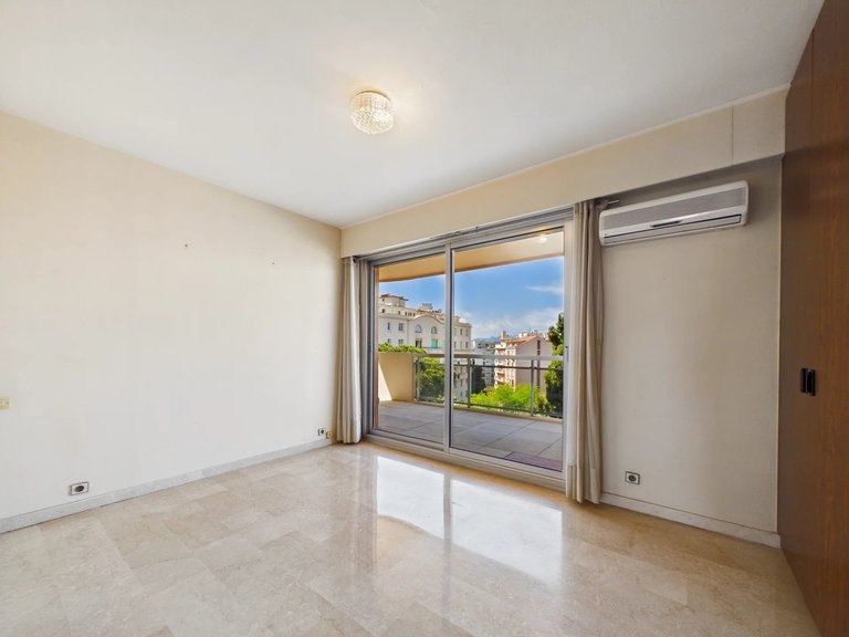 Apartment for Sale in Cannes, Cannes Area 19
