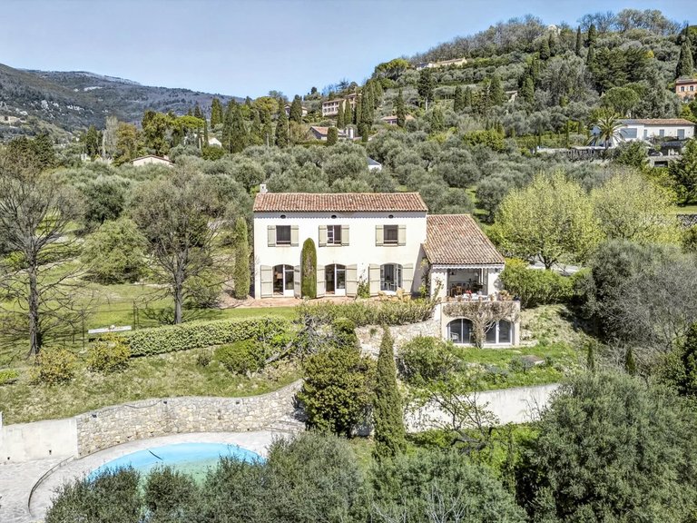 Villa for Sale in Grasse, Mougins, Valbonne, Grasse Area 1