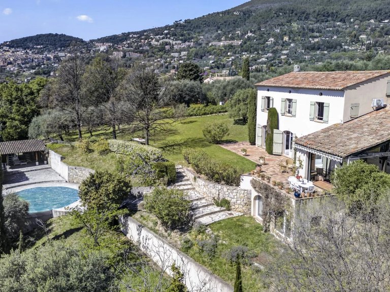 Villa for Sale in Grasse, Mougins, Valbonne, Grasse Area 2