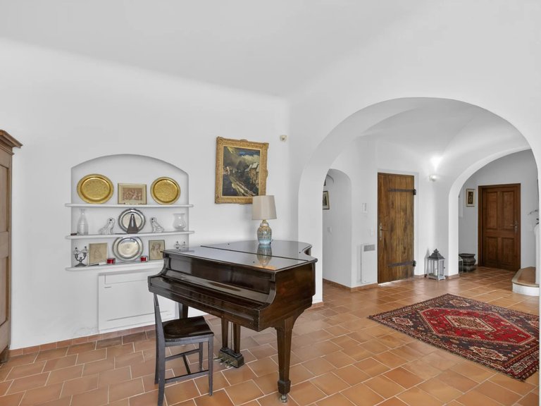 Villa for Sale in Grasse, Mougins, Valbonne, Grasse Area 11