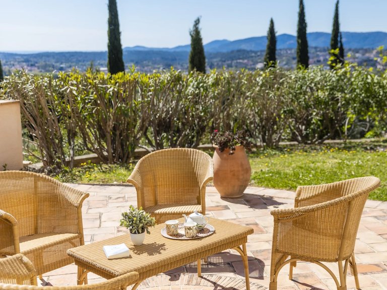Villa for Sale in Grasse, Mougins, Valbonne, Grasse Area 17