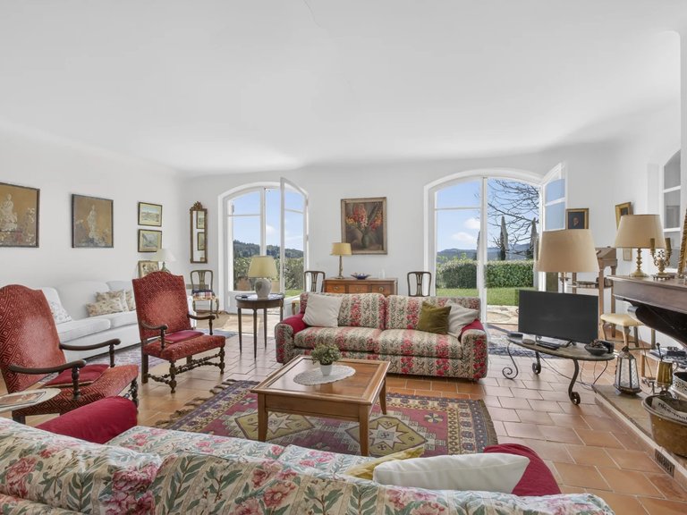 Villa for Sale in Grasse, Mougins, Valbonne, Grasse Area 3