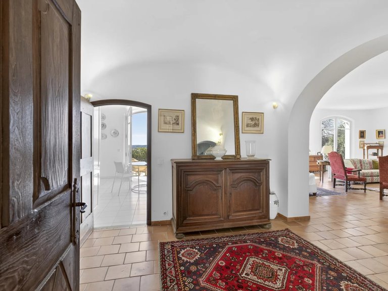 Villa for Sale in Grasse, Mougins, Valbonne, Grasse Area 5