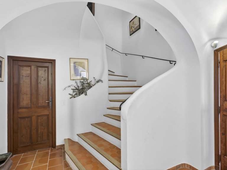 Villa for Sale in Grasse, Mougins, Valbonne, Grasse Area 6