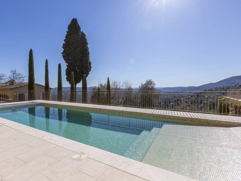 Villa for Sale in Cabris, Mougins, Valbonne, Grasse Area 1