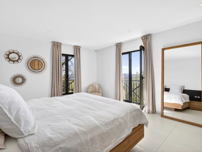 Villa for Sale in Cabris, Mougins, Valbonne, Grasse Area 14