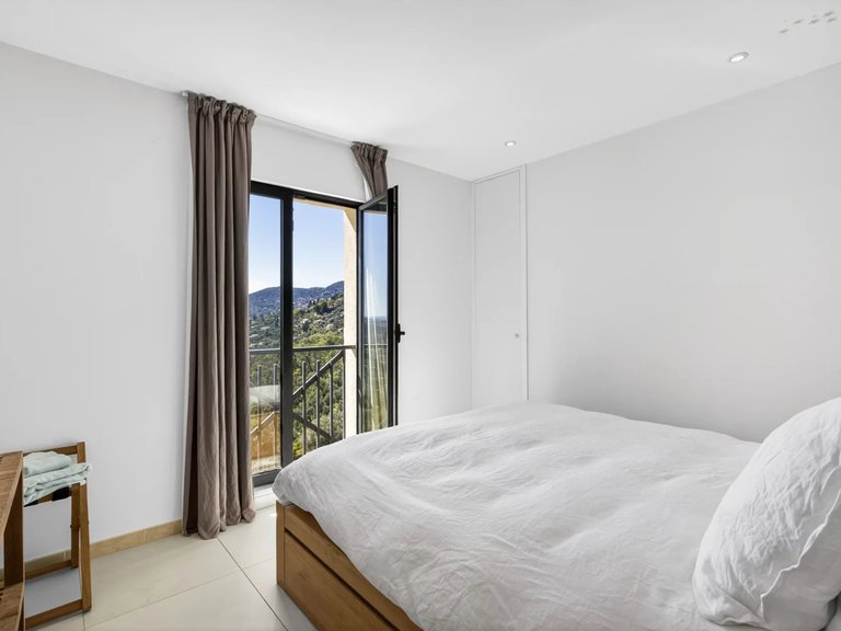 Villa for Sale in Cabris, Mougins, Valbonne, Grasse Area 15