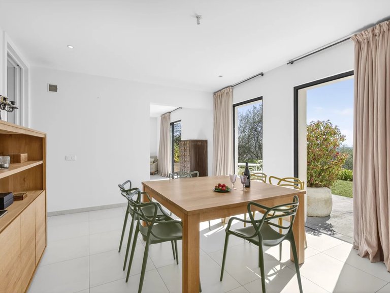 Villa for Sale in Cabris, Mougins, Valbonne, Grasse Area 17