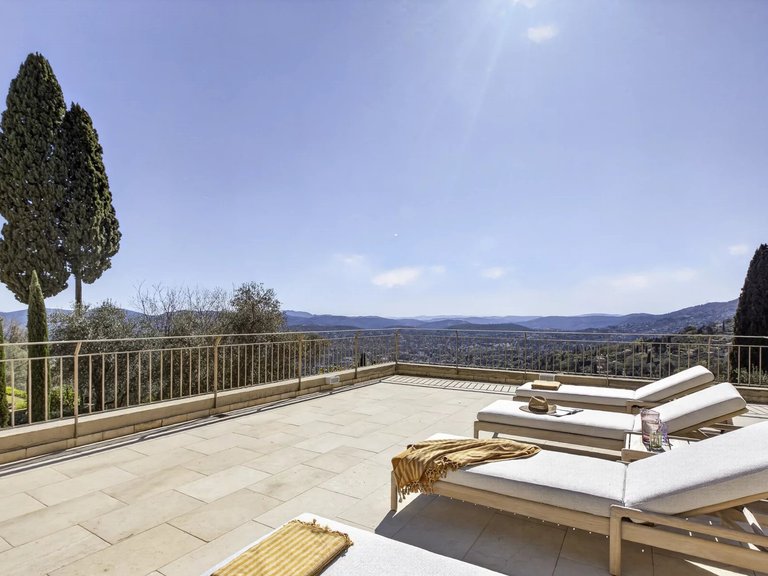 Villa for Sale in Cabris, Mougins, Valbonne, Grasse Area 3