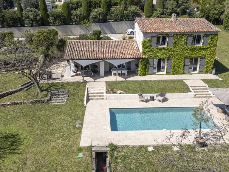 Villa for Sale in Valbonne, Mougins, Valbonne, Grasse Area 2