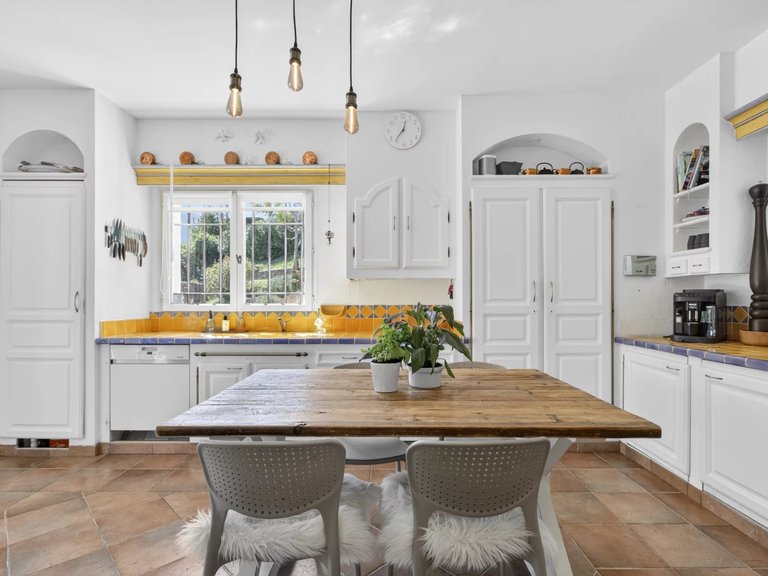 Villa for Sale in Valbonne, Mougins, Valbonne, Grasse Area 18