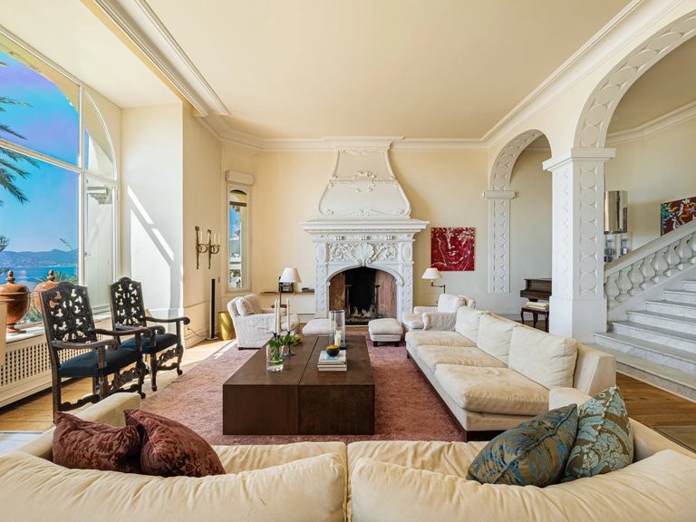 Villa for Sale in Cannes, Cannes Area 2