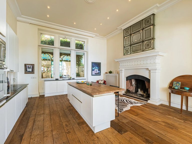 Villa for Sale in Cannes, Cannes Area 7