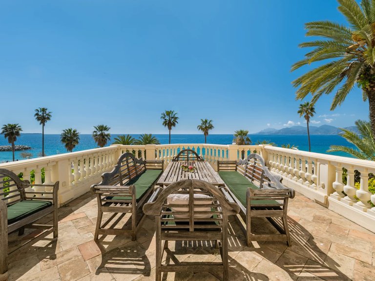 Villa for Sale in Cannes, Cannes Area 9