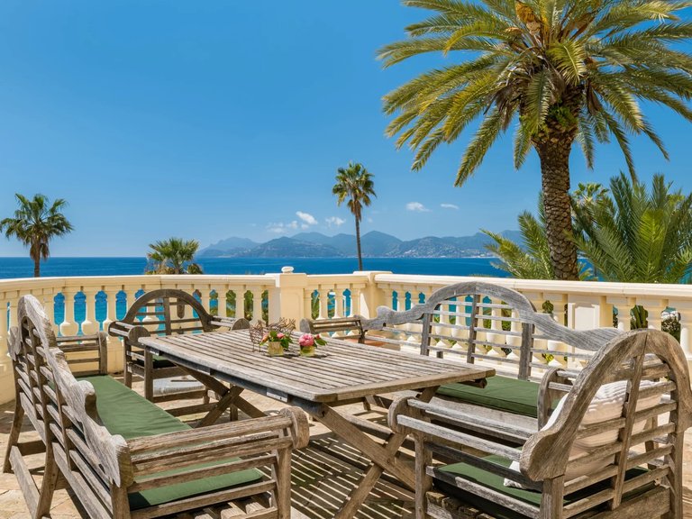 Villa for Sale in Cannes, Cannes Area 10