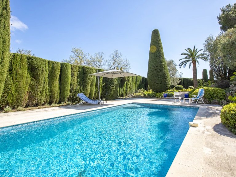 Villa for Sale in Chateauneuf Grasse, Mougins, Valbonne, Grasse Area 2