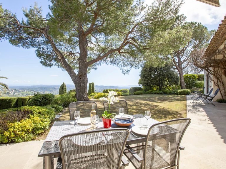 Villa for Sale in Chateauneuf Grasse, Mougins, Valbonne, Grasse Area 4