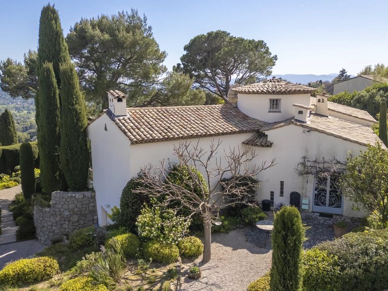 Villa for Sale in Chateauneuf Grasse, Mougins, Valbonne, Grasse Area 6