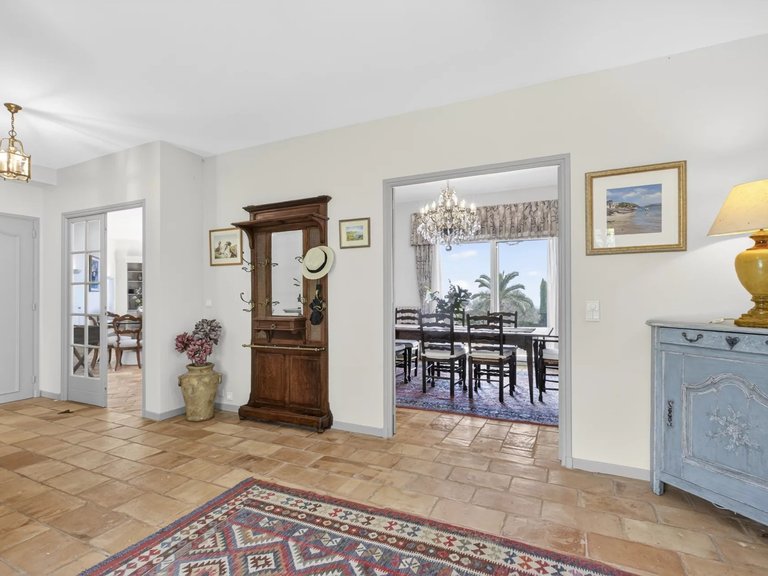 Villa for Sale in Chateauneuf Grasse, Mougins, Valbonne, Grasse Area 7