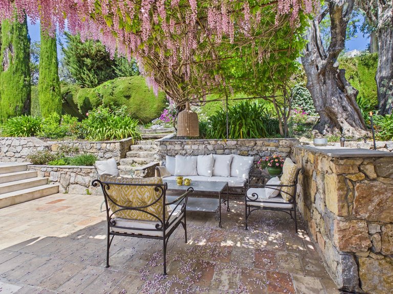 Villa for Sale in Opio, Mougins, Valbonne, Grasse Area 12