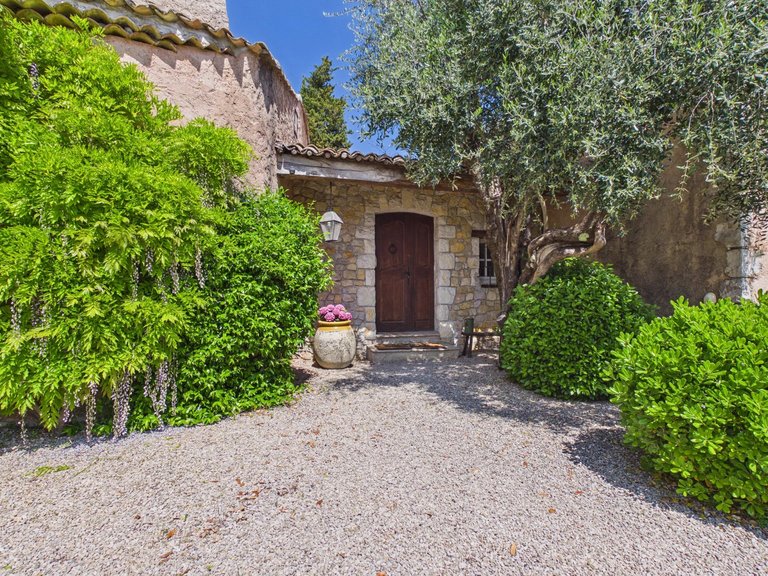 Villa for Sale in Opio, Mougins, Valbonne, Grasse Area 9