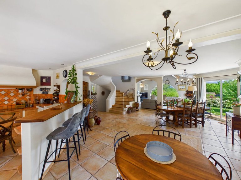 Villa for Sale in Fayence, Var Countryside (fayence, Lorgues, Cotignac) 9