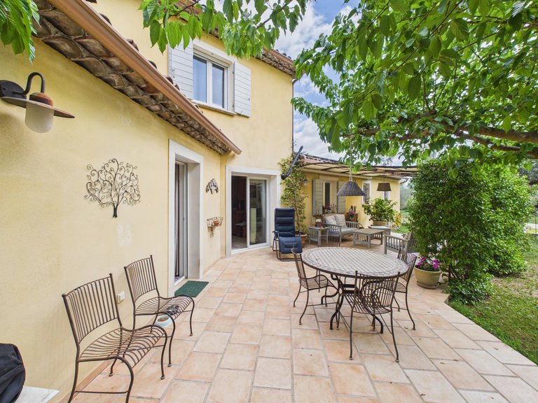 Villa for Sale in Fayence, Var Countryside (fayence, Lorgues, Cotignac) 2