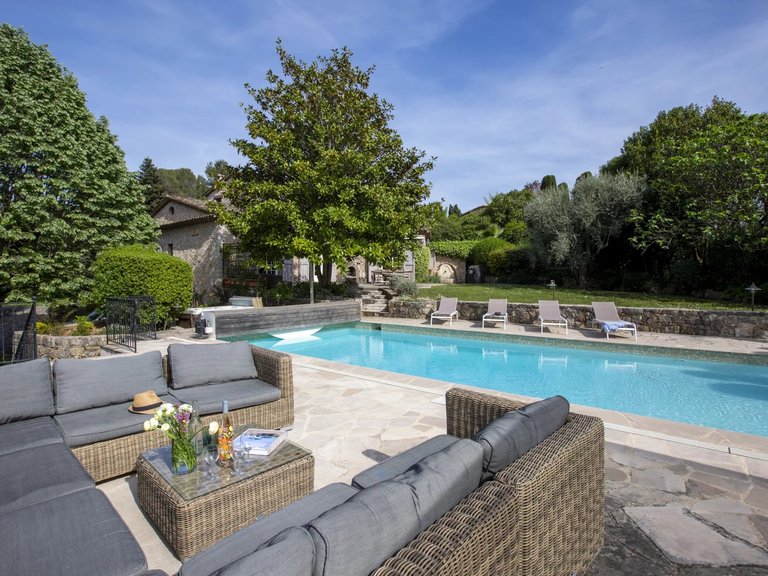 Villa for Sale in Grasse, Mougins, Valbonne, Grasse Area 11