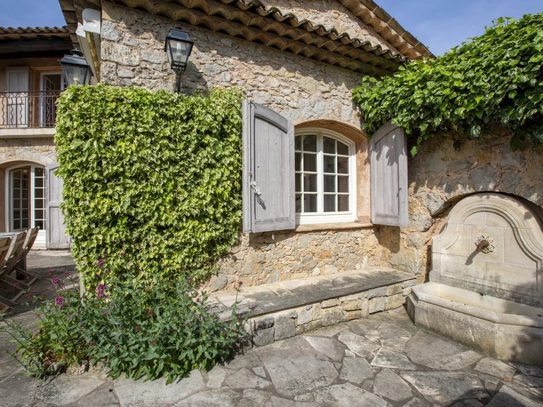 Villa for Sale in Grasse, Mougins, Valbonne, Grasse Area 13
