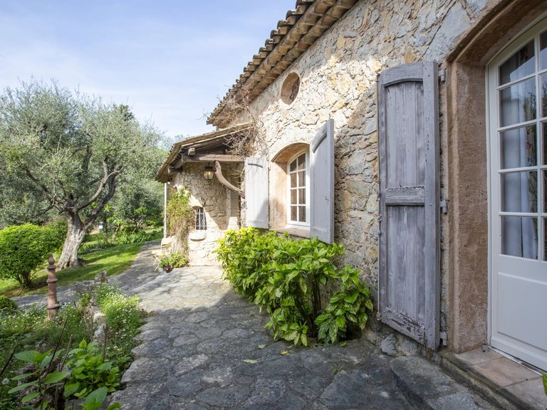 Villa for Sale in Grasse, Mougins, Valbonne, Grasse Area 14