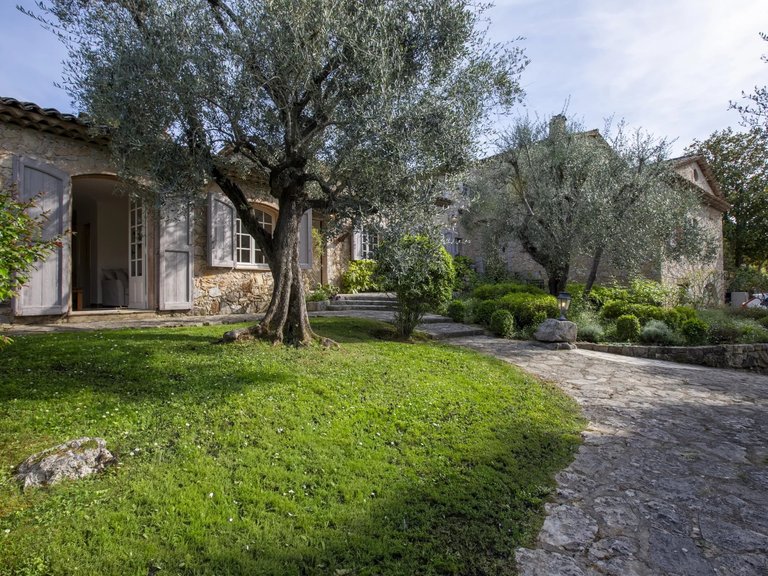 Villa for Sale in Grasse, Mougins, Valbonne, Grasse Area 15