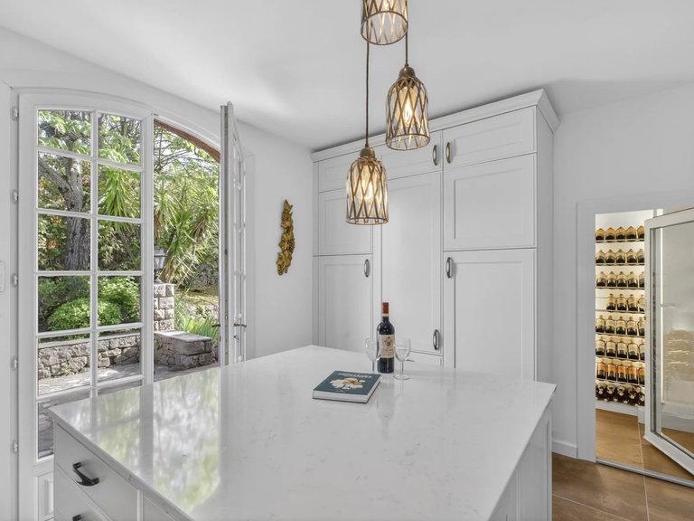 Villa for Sale in Grasse, Mougins, Valbonne, Grasse Area 18