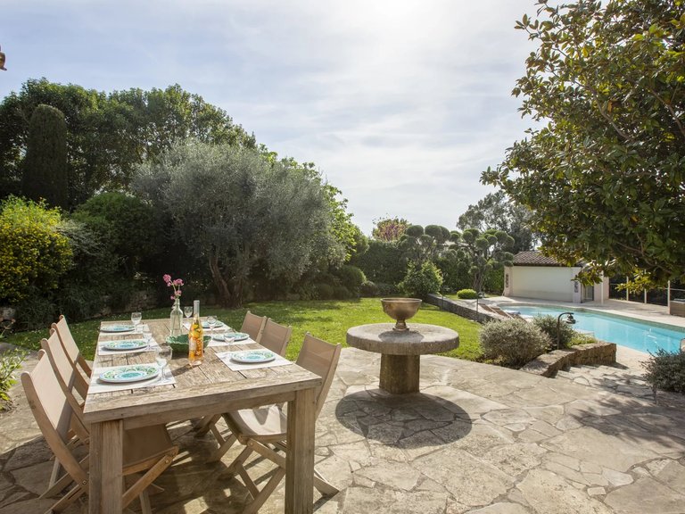 Villa for Sale in Grasse, Mougins, Valbonne, Grasse Area 6