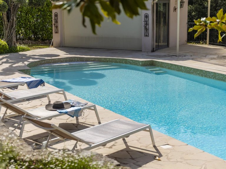 Villa for Sale in Grasse, Mougins, Valbonne, Grasse Area 10