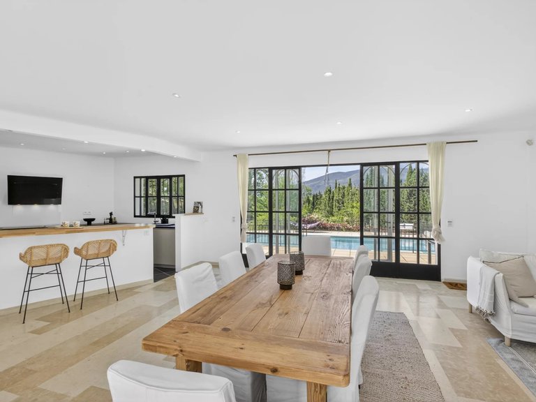 Villa for Sale in Chateauneuf Grasse, Mougins, Valbonne, Grasse Area 2