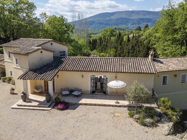 Villa for Sale in Chateauneuf Grasse, Mougins, Valbonne, Grasse Area 14
