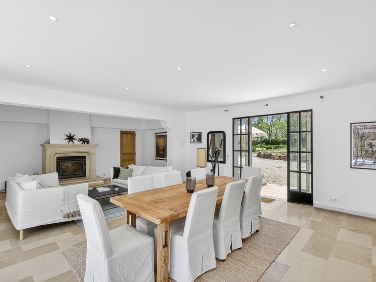Villa for Sale in Chateauneuf Grasse, Mougins, Valbonne, Grasse Area 3