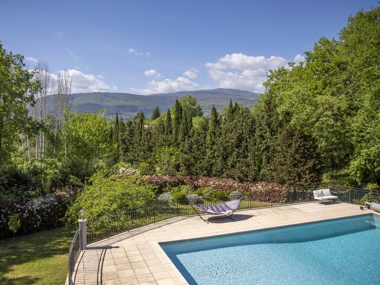 Villa for Sale in Chateauneuf Grasse, Mougins, Valbonne, Grasse Area 7