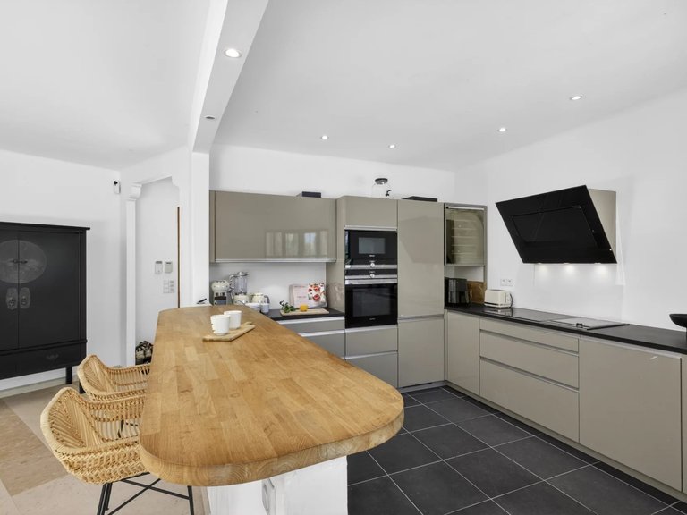 Villa for Sale in Chateauneuf Grasse, Mougins, Valbonne, Grasse Area 8