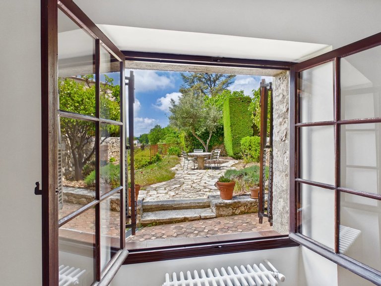 Villa for Sale in Chateauneuf Grasse, Mougins, Valbonne, Grasse Area 15