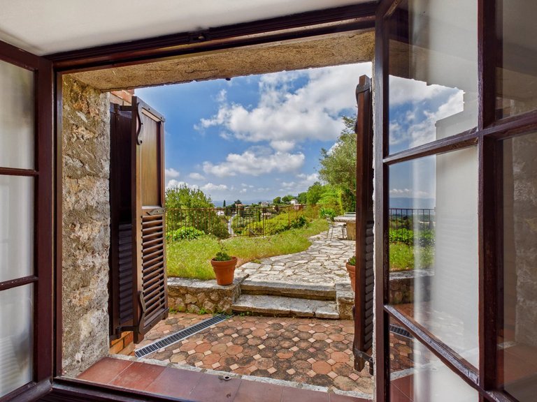 Villa for Sale in Chateauneuf Grasse, Mougins, Valbonne, Grasse Area 16