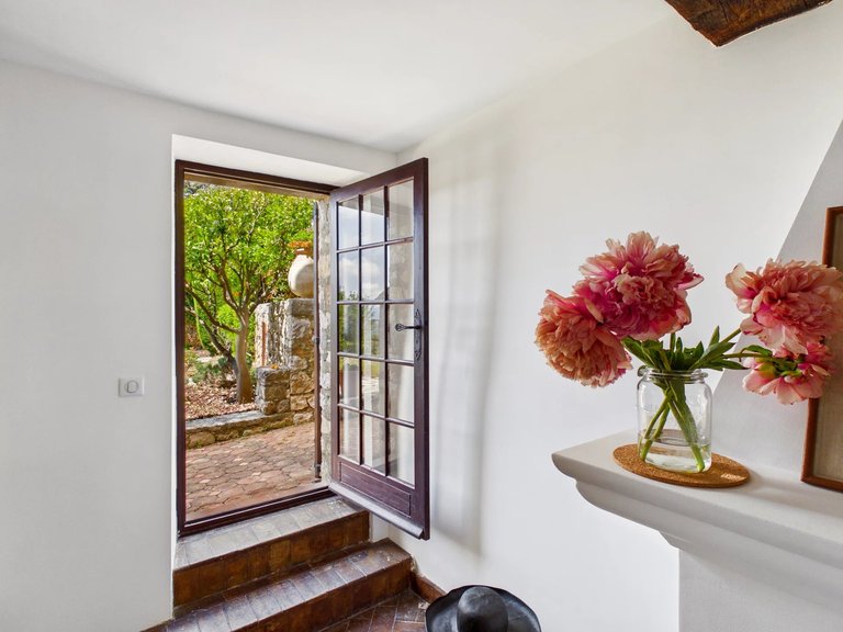 Villa for Sale in Chateauneuf Grasse, Mougins, Valbonne, Grasse Area 18